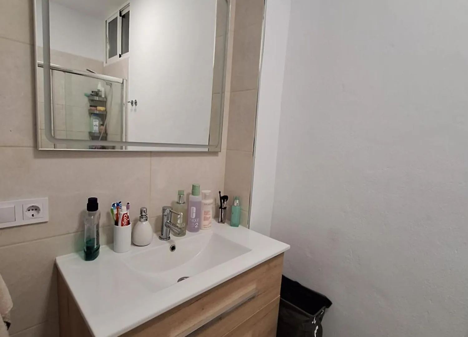 Homestay Habitacion Con Bano Compartido En Casa Con Familia Santa Cruz de la Palma  Spain