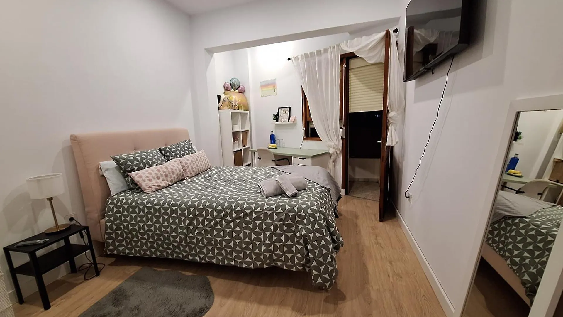 Habitacion Con Bano Compartido En Casa Con Familia Santa Cruz de la Palma  Spain